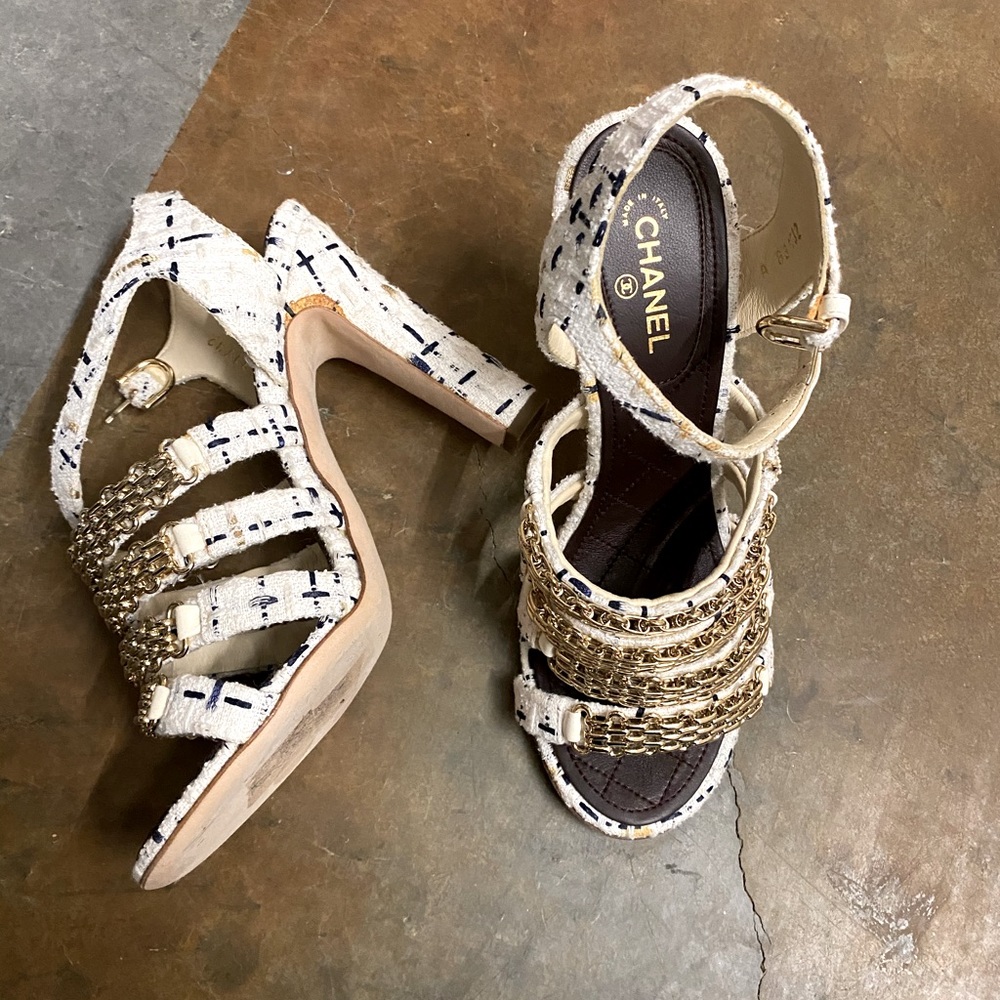 Chanel off white heels